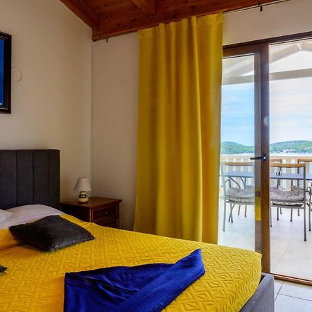 Villa I Karma Tisno Exterior foto