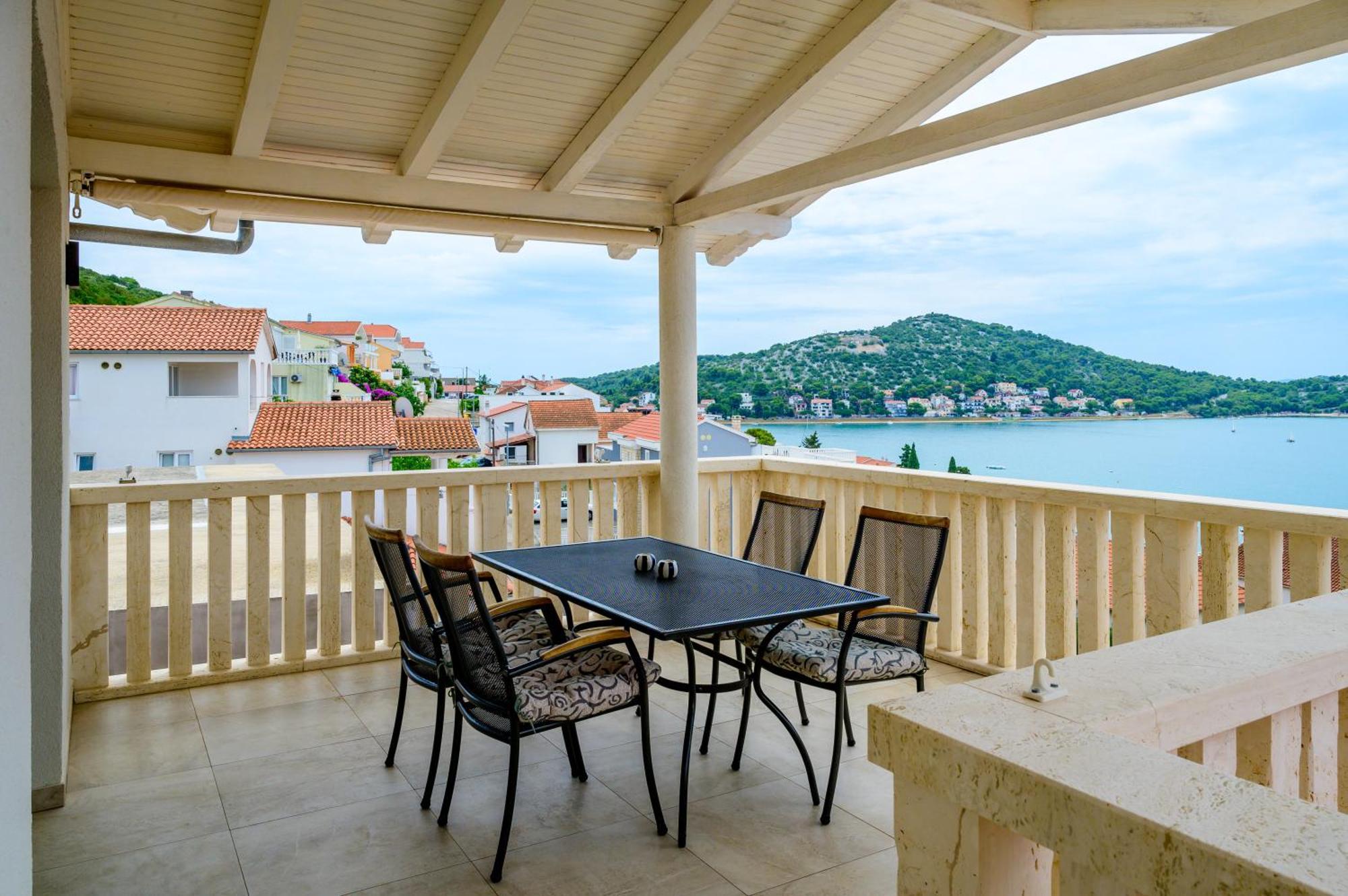Villa I Karma Tisno Exterior foto