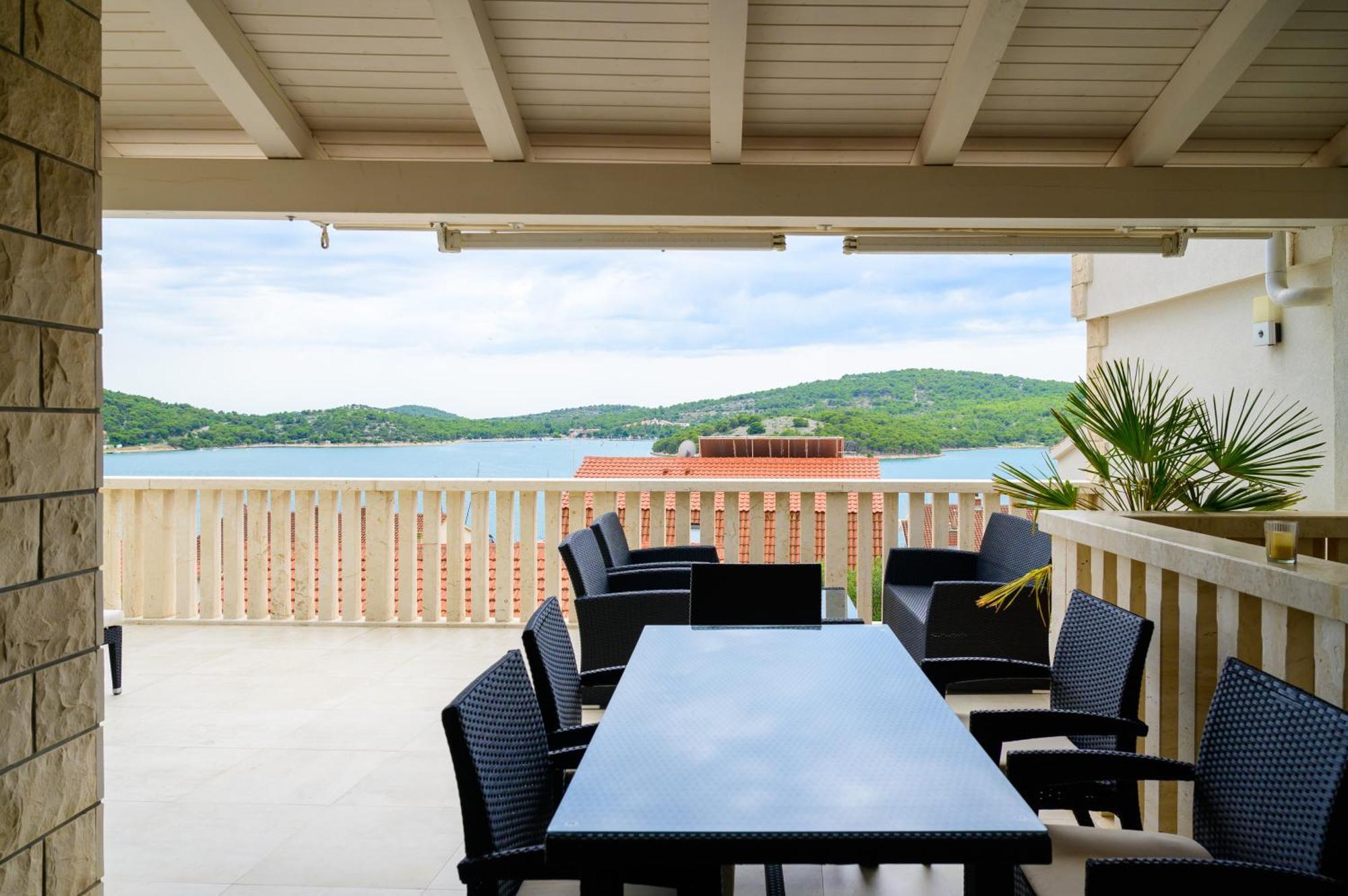 Villa I Karma Tisno Exterior foto