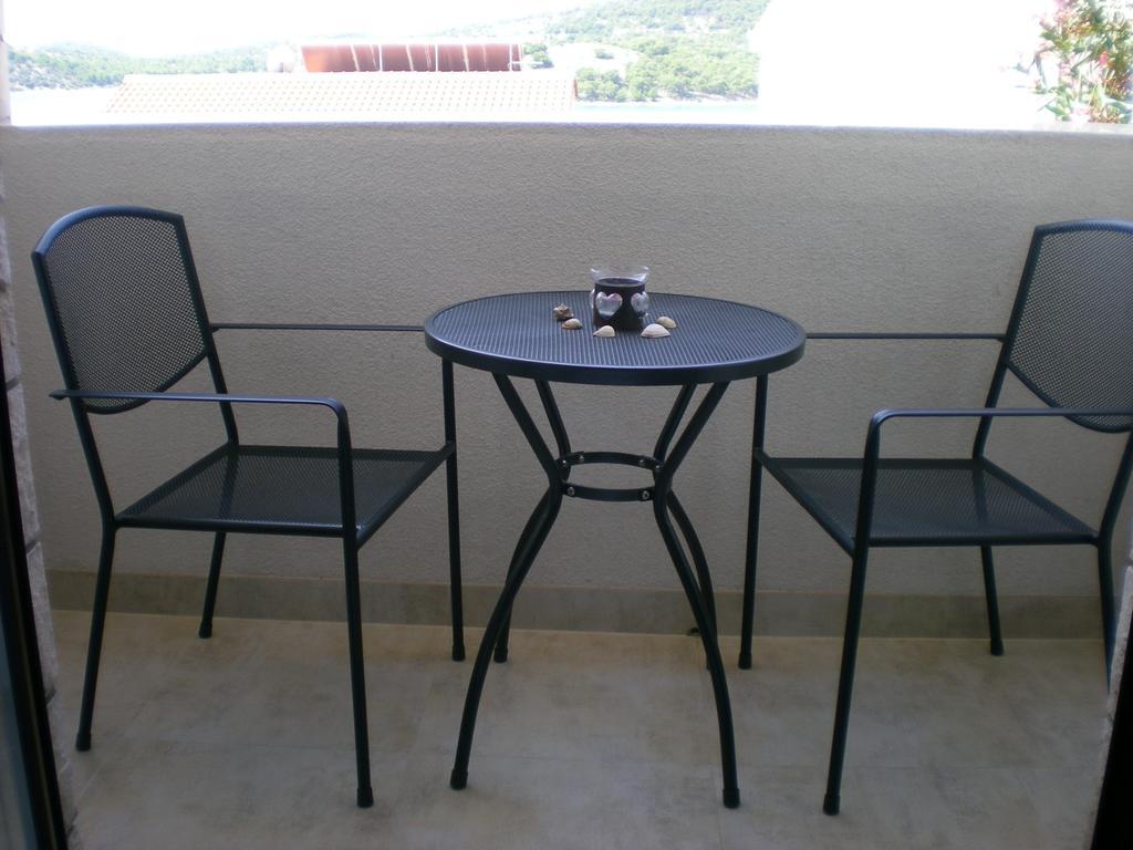 Villa I Karma Tisno Habitación foto