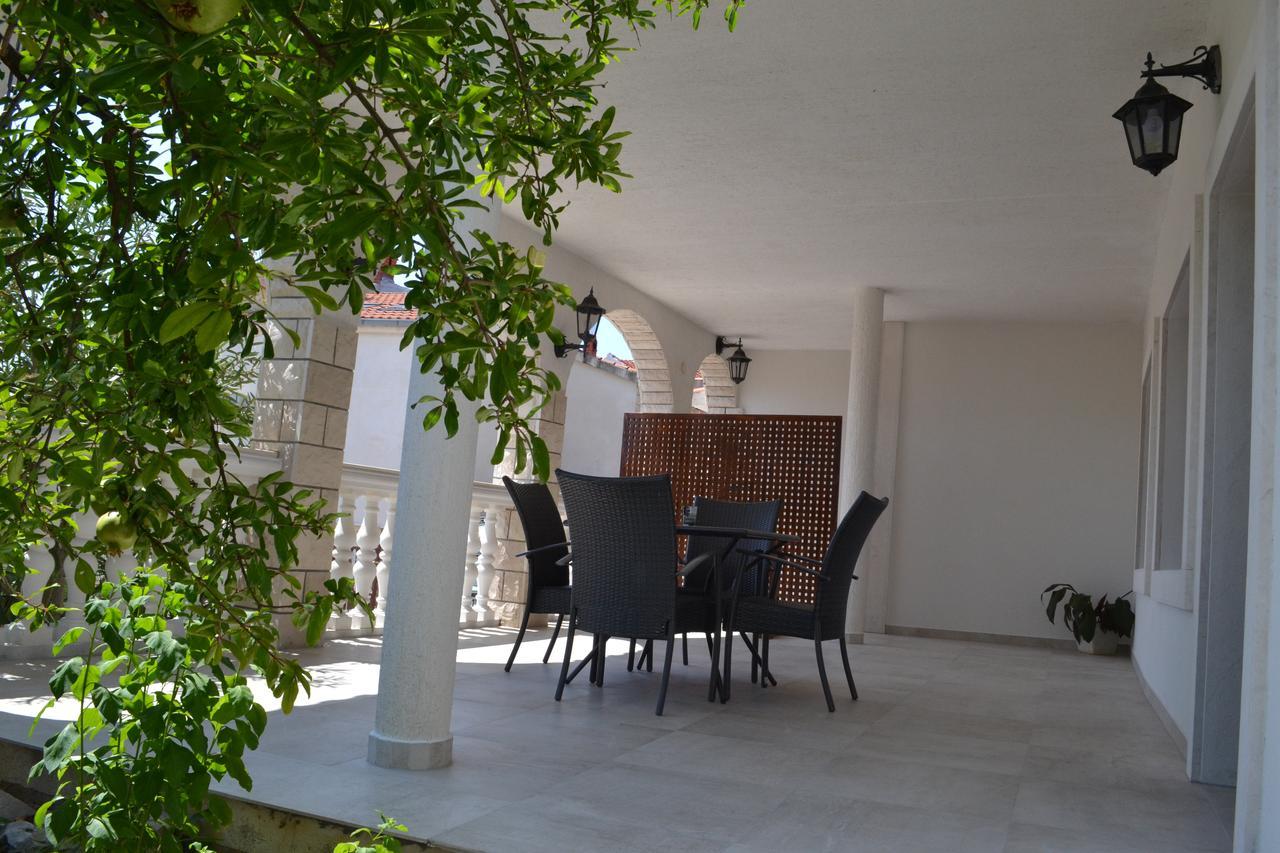 Villa I Karma Tisno Habitación foto