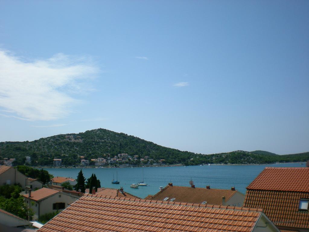 Villa I Karma Tisno Habitación foto